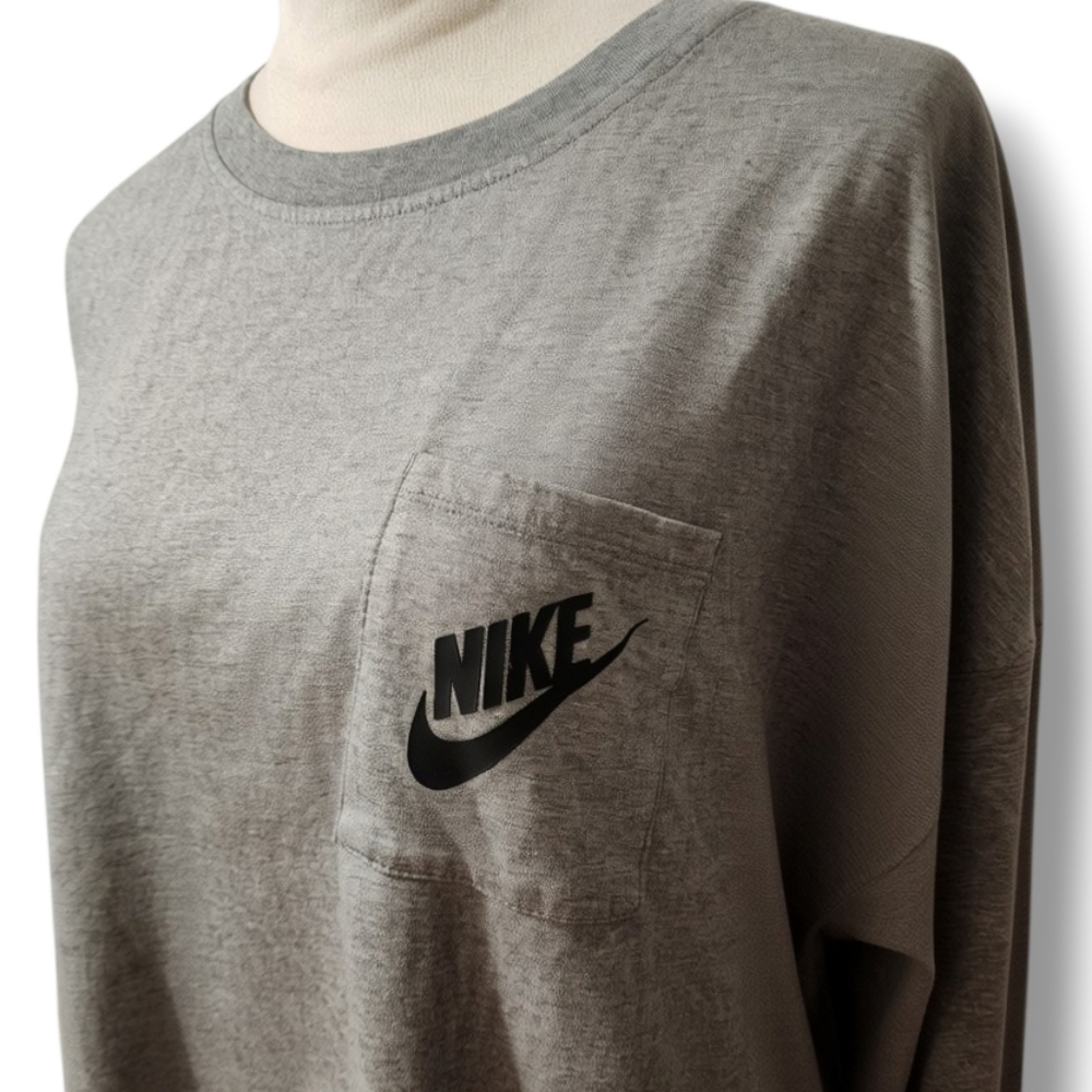 Nike Cotton Blend Long Sleeve Pocket Tee Crewneck Casual Minimalist Tee